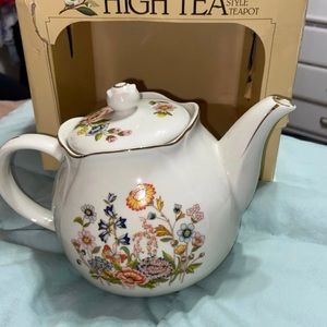 Porcelain 24 karat gold tea pot